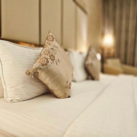 קונדפור Uva Meridian Bay Resort & Spa מראה חיצוני תמונה