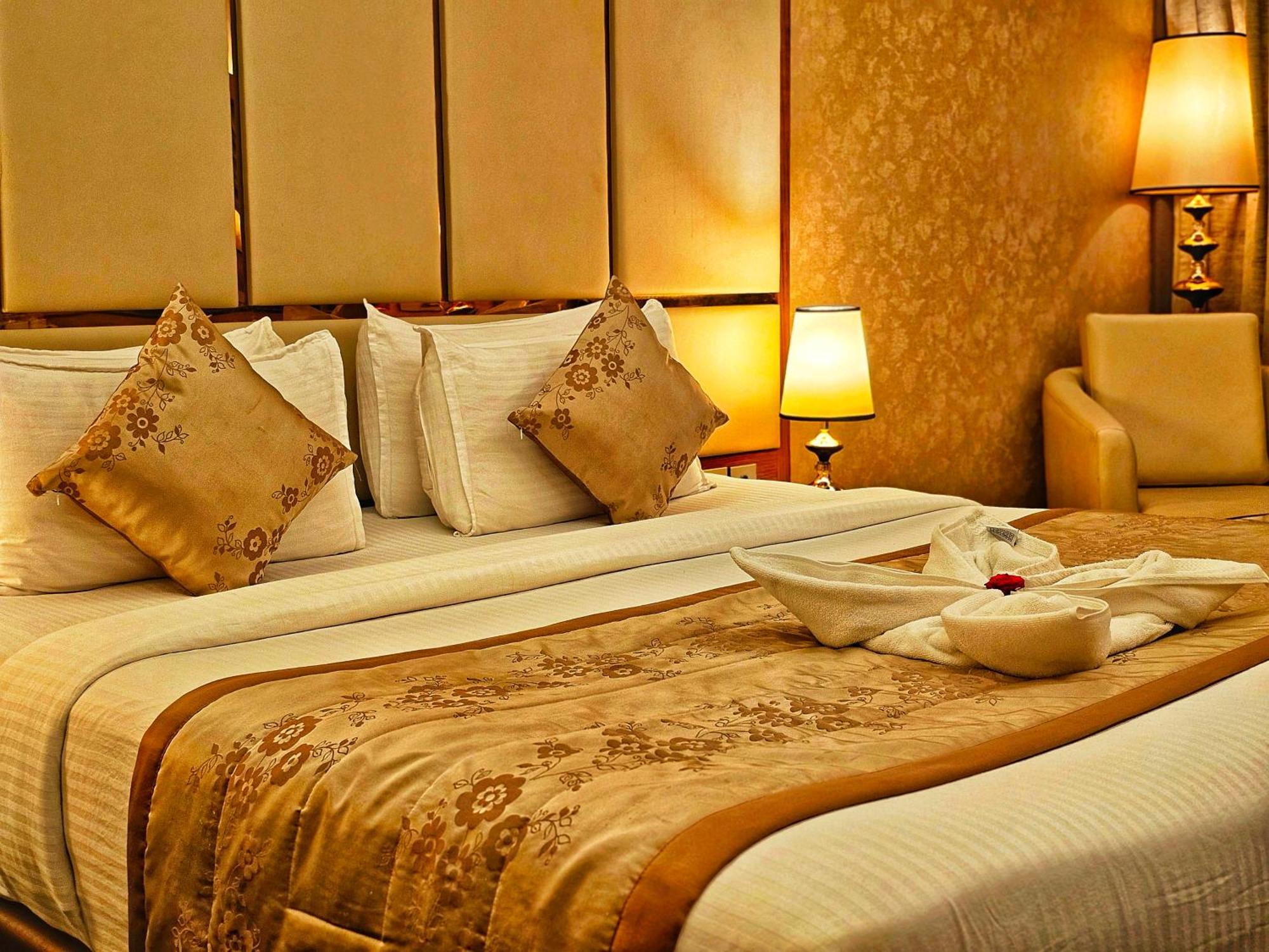 קונדפור Uva Meridian Bay Resort & Spa מראה חיצוני תמונה