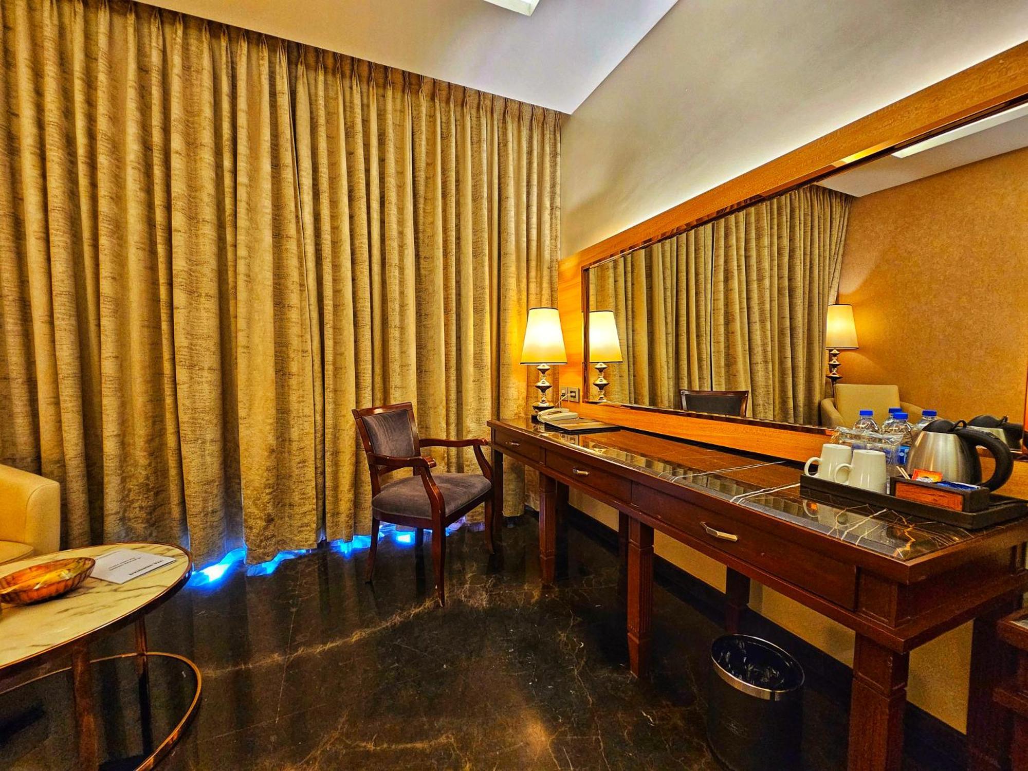 קונדפור Uva Meridian Bay Resort & Spa מראה חיצוני תמונה