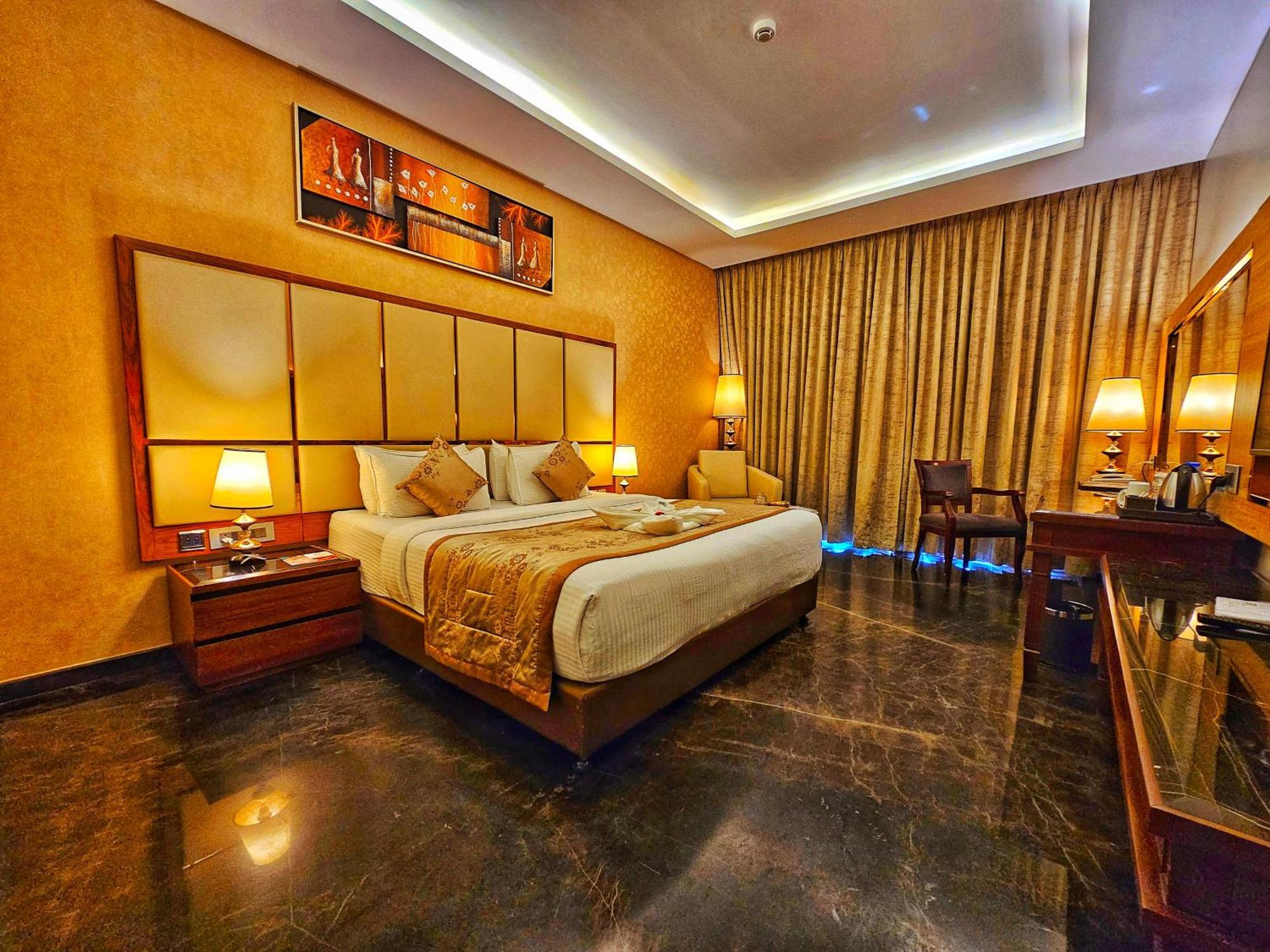 קונדפור Uva Meridian Bay Resort & Spa מראה חיצוני תמונה