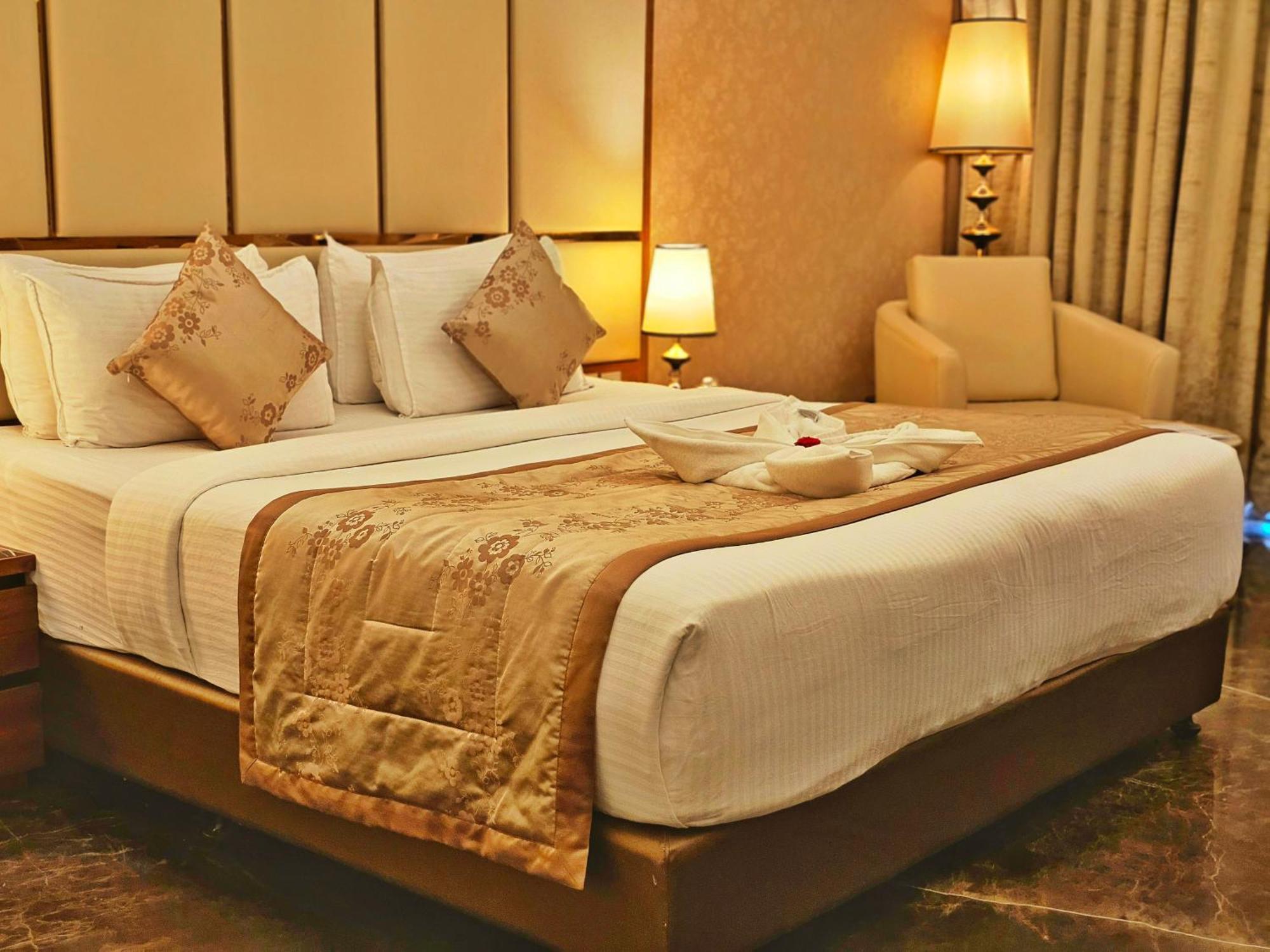 קונדפור Uva Meridian Bay Resort & Spa מראה חיצוני תמונה