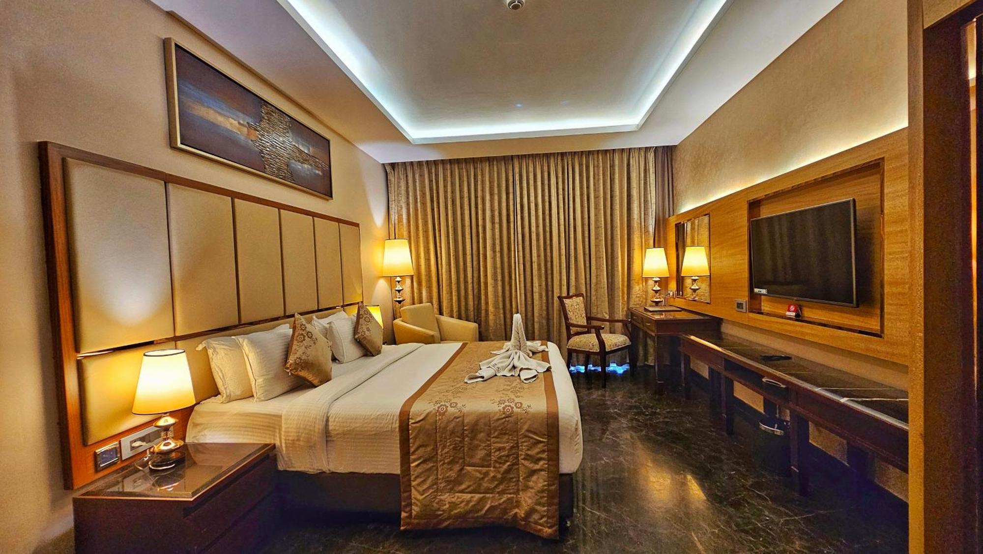 קונדפור Uva Meridian Bay Resort & Spa מראה חיצוני תמונה