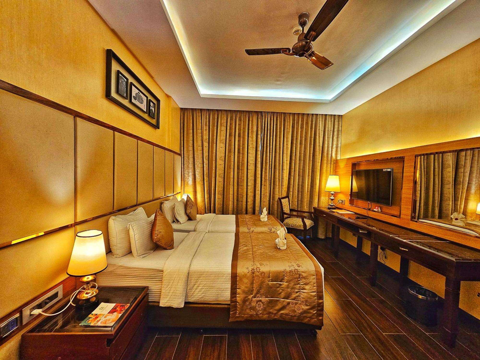 קונדפור Uva Meridian Bay Resort & Spa מראה חיצוני תמונה