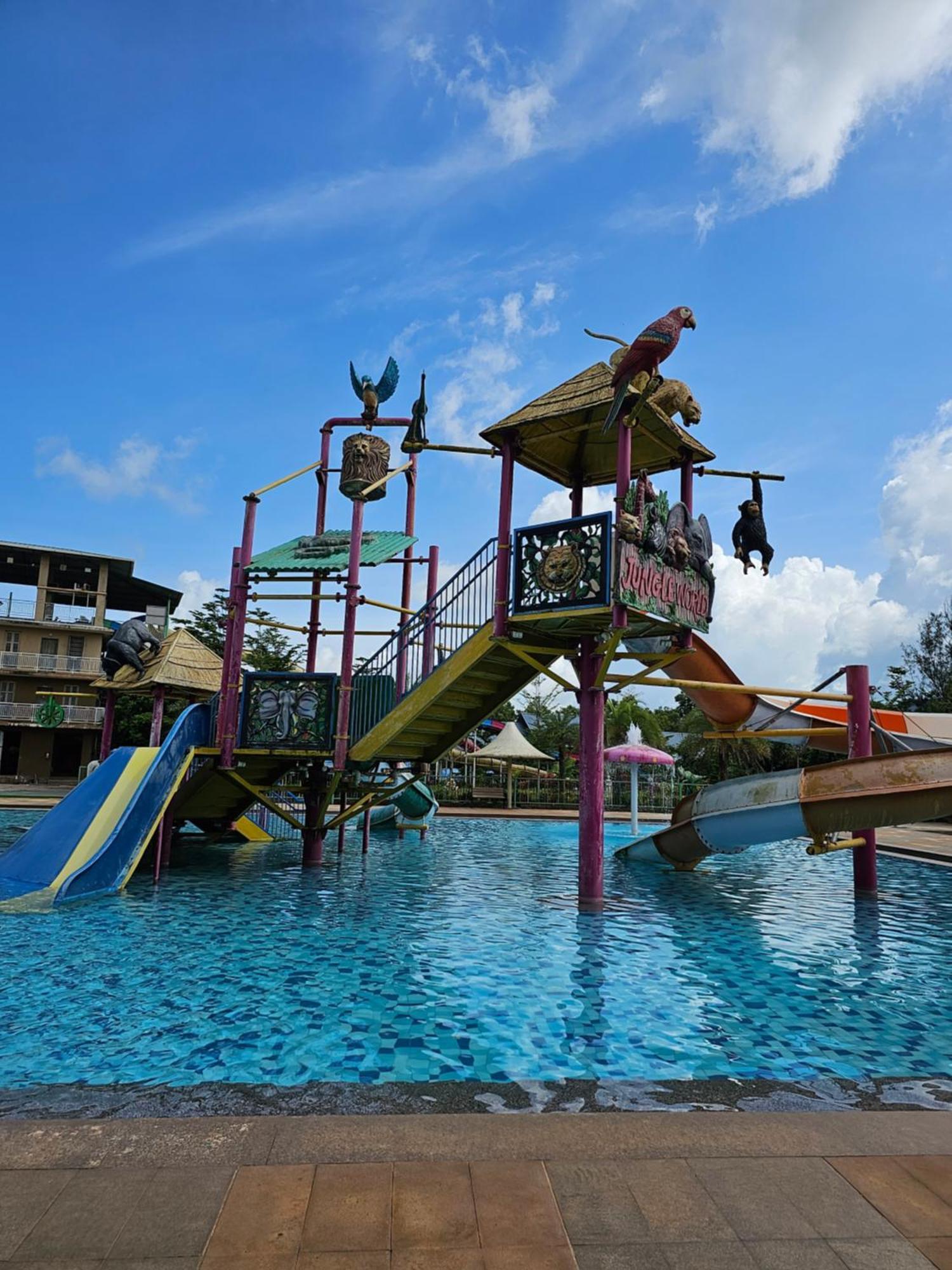 קונדפור Uva Meridian Bay Resort & Spa מראה חיצוני תמונה