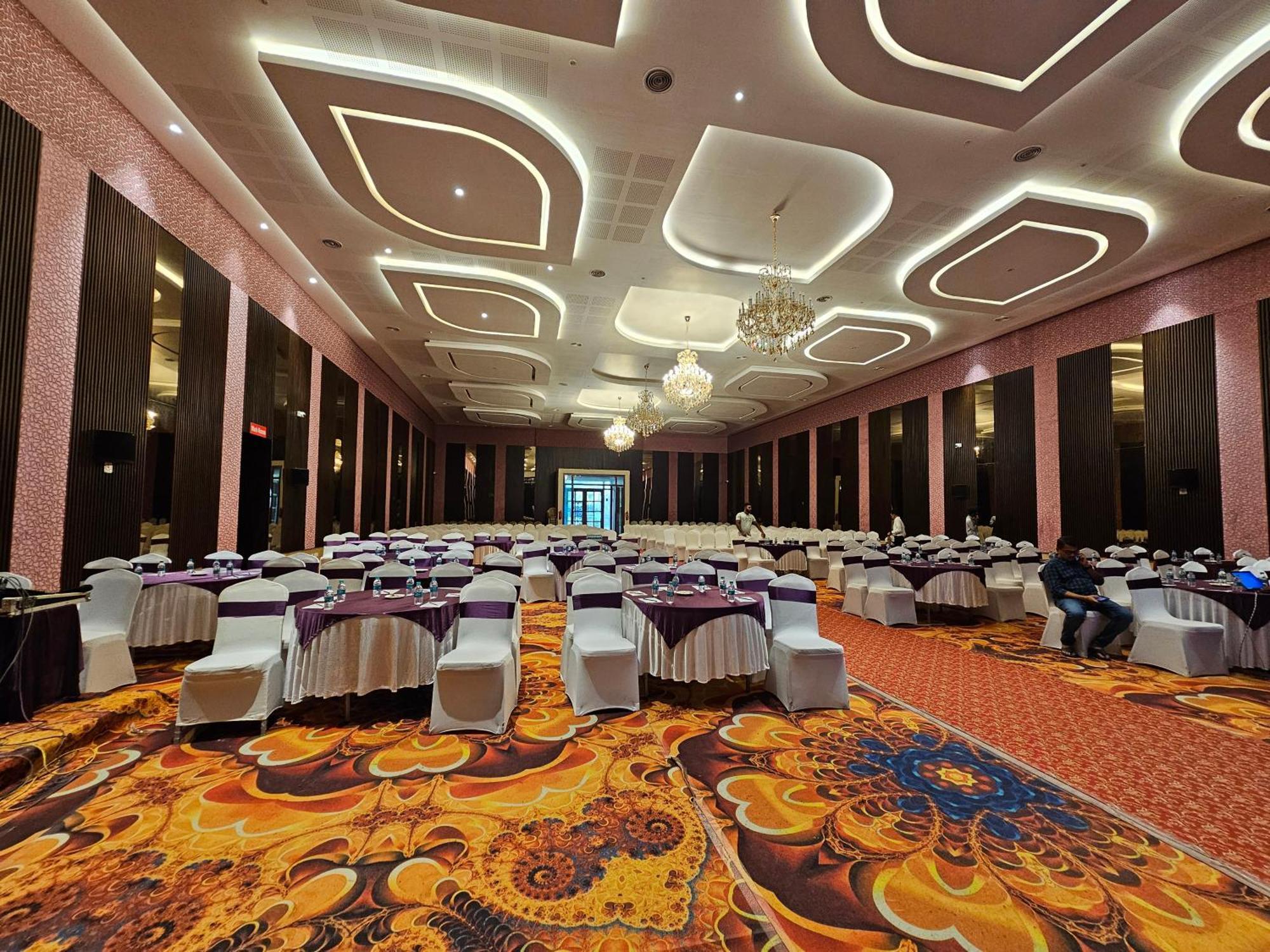 קונדפור Uva Meridian Bay Resort & Spa מראה חיצוני תמונה