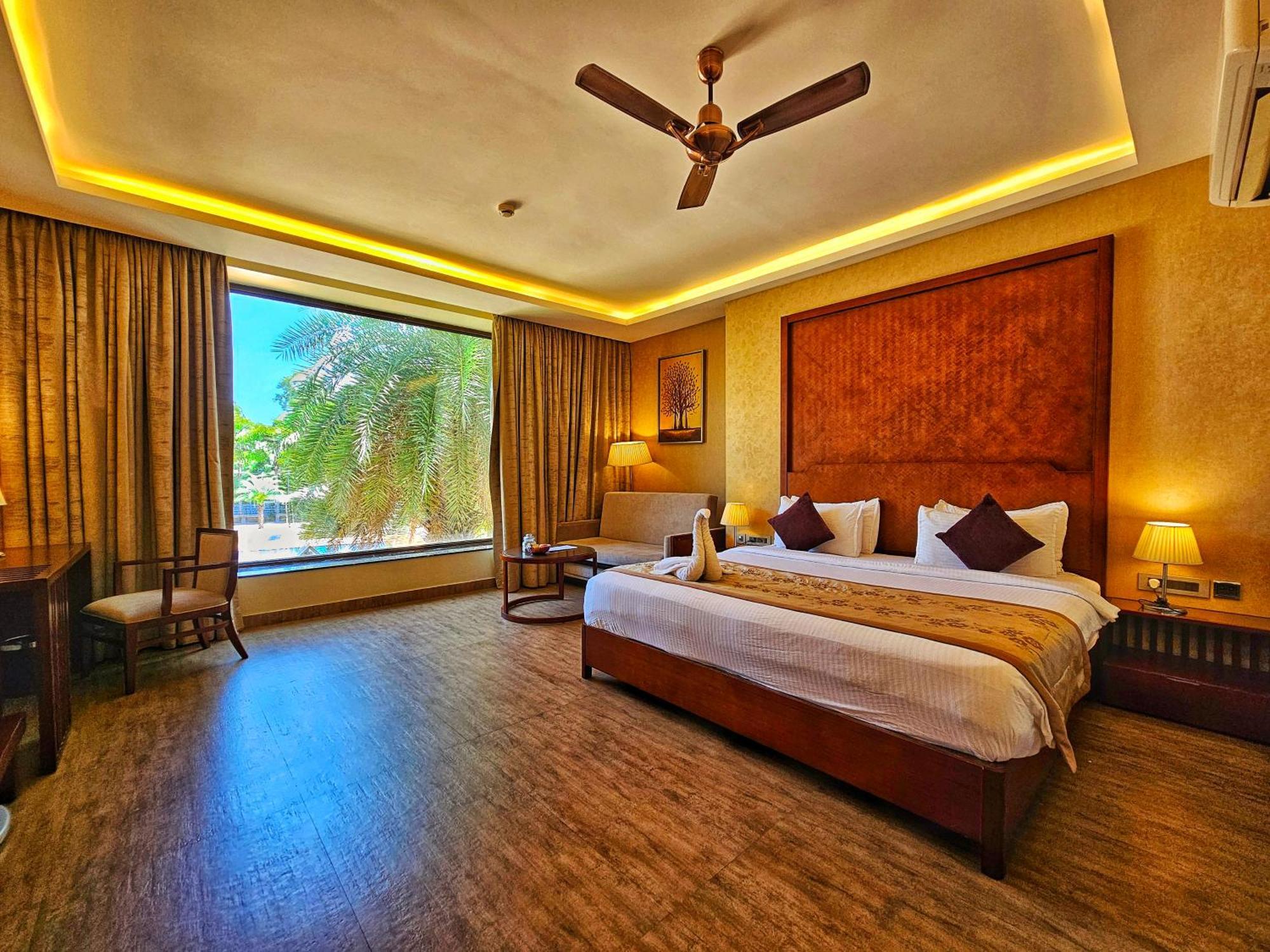 קונדפור Uva Meridian Bay Resort & Spa מראה חיצוני תמונה